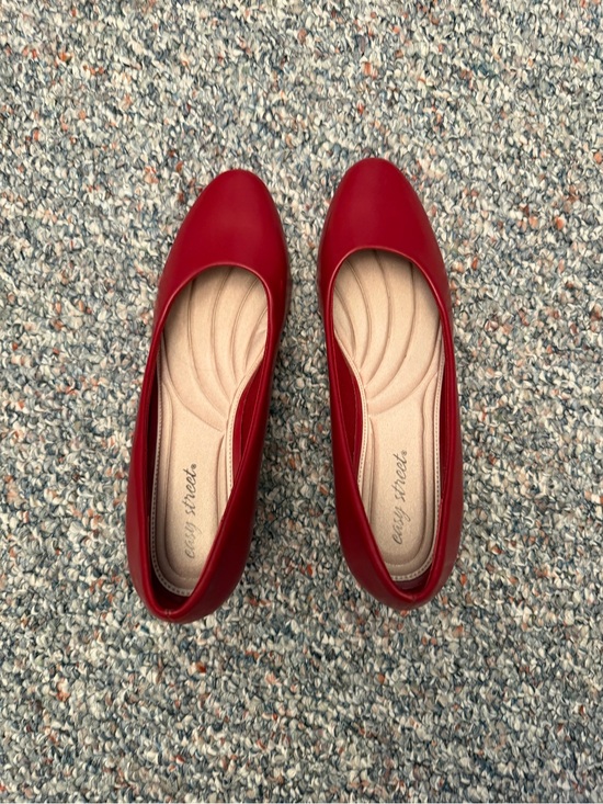 easy street Shoes - Women’s size 12 red heels 2.5” heel. Easy street brand
